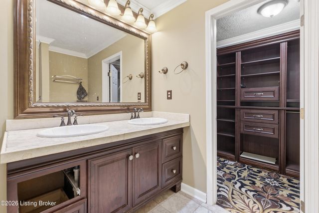 1237 Bates Ave, Louisville, KY 40219