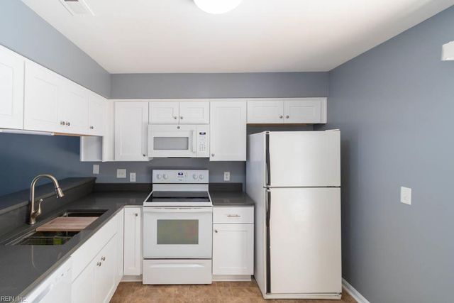 4831 Station House LN, Virginia Beach, VA 23455
