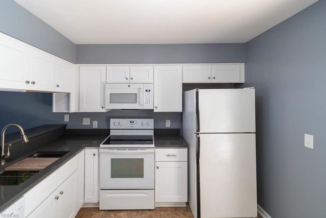 4831 Station House LN, Virginia Beach, VA 23455