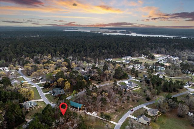 27 Lakecrest Lane, Huntsville, TX 77340