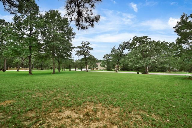 27 Lakecrest Lane, Huntsville, TX 77340