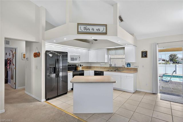 1633 NW 37th PL, Cape Coral, FL 33993