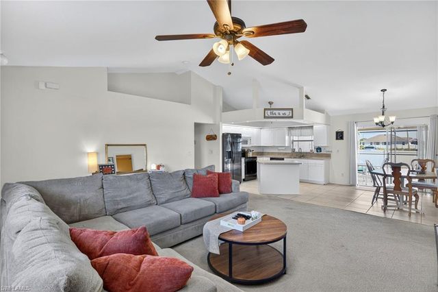 1633 NW 37th PL, Cape Coral, FL 33993