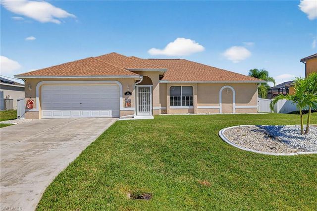 1633 NW 37th PL, Cape Coral, FL 33993