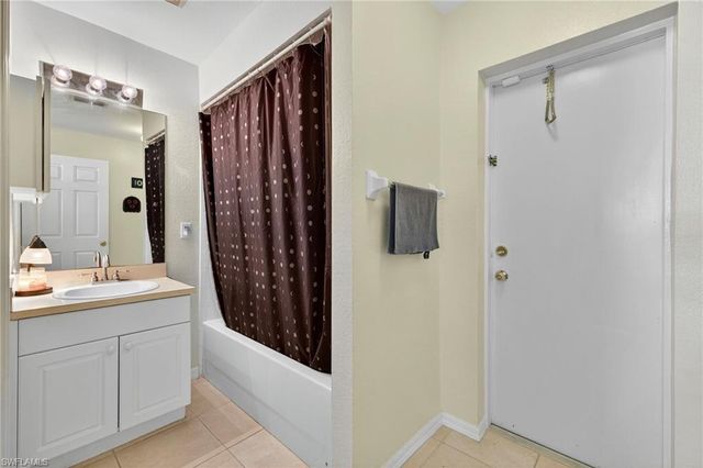 1633 NW 37th PL, Cape Coral, FL 33993