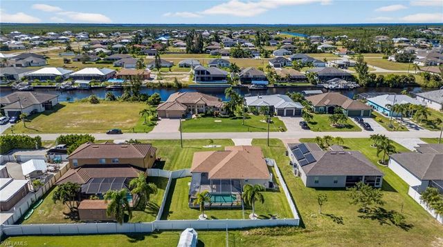 1633 NW 37th PL, Cape Coral, FL 33993