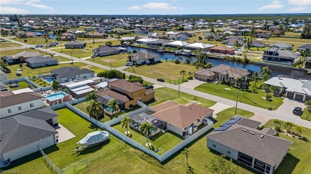 1633 NW 37th PL, Cape Coral, FL 33993