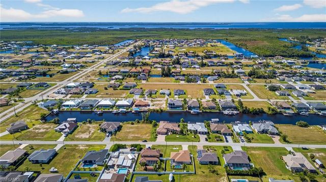 1633 NW 37th PL, Cape Coral, FL 33993