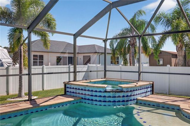 1633 NW 37th PL, Cape Coral, FL 33993