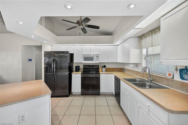 1633 NW 37th PL, Cape Coral, FL 33993