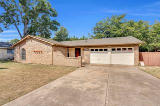 2404 Zapata Drive, Arlington, TX 76015