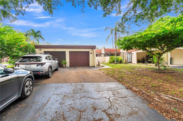 9820 NW 65th Court B13, Tamarac, FL 33321