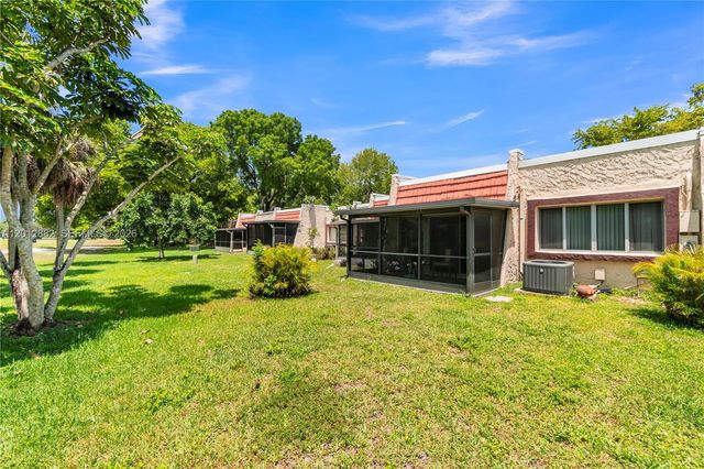 9820 NW 65th Court B13, Tamarac, FL 33321