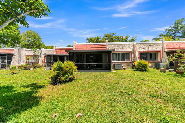 9820 NW 65th Court B13, Tamarac, FL 33321