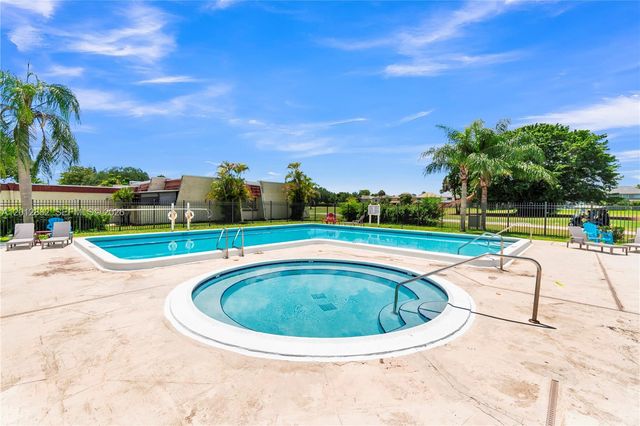 9820 NW 65th Court B13, Tamarac, FL 33321