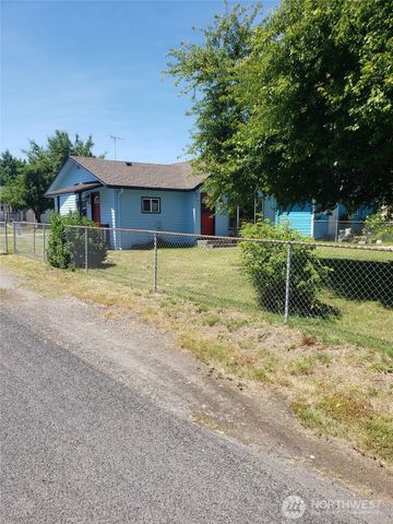 845 SW 3rd. Avenue, Castle Rock, WA 98611