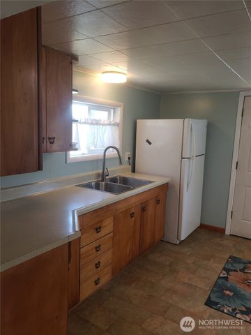 845 SW 3rd. Avenue, Castle Rock, WA 98611