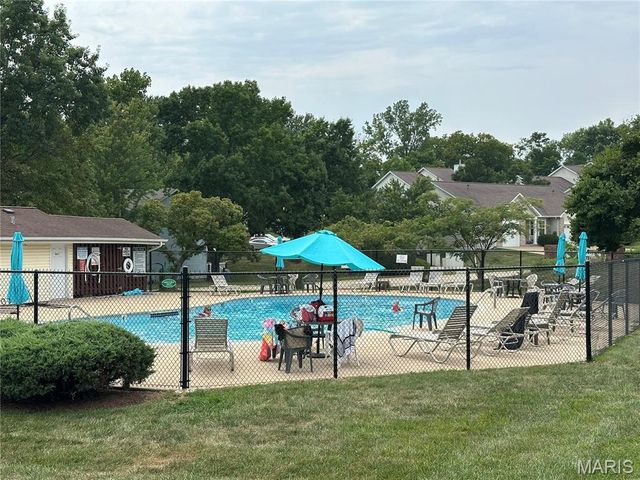 1620 Summergate Parkway B, St Charles, MO 63303