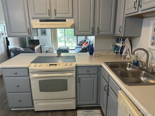 1620 Summergate Parkway B, St Charles, MO 63303