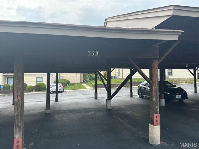 1620 Summergate Parkway B, St Charles, MO 63303