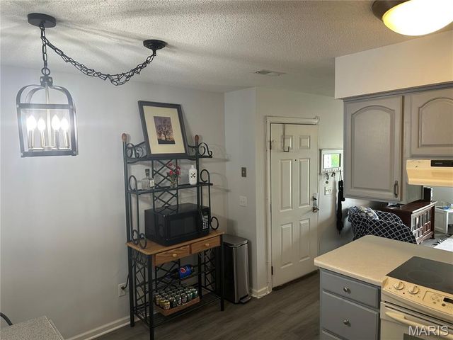 1620 Summergate Parkway B, St Charles, MO 63303