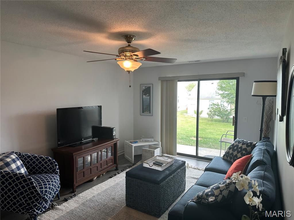 1620 Summergate Parkway B, St Charles, MO 63303