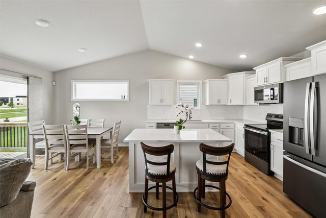 1465 NW Bull Run Court, Waukee, IA 50063