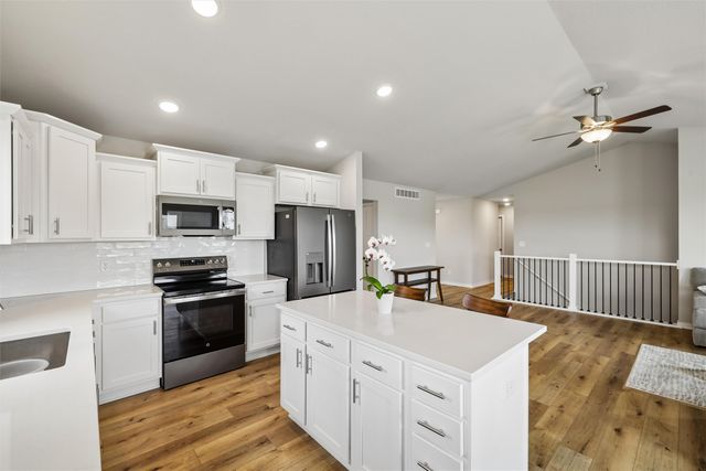 1465 NW Bull Run Court, Waukee, IA 50063