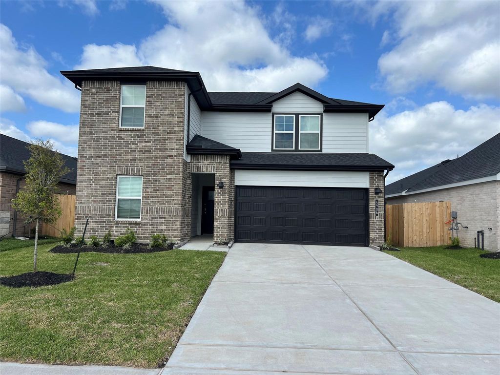 4906 Arvida Lane, Fresno, TX 77583