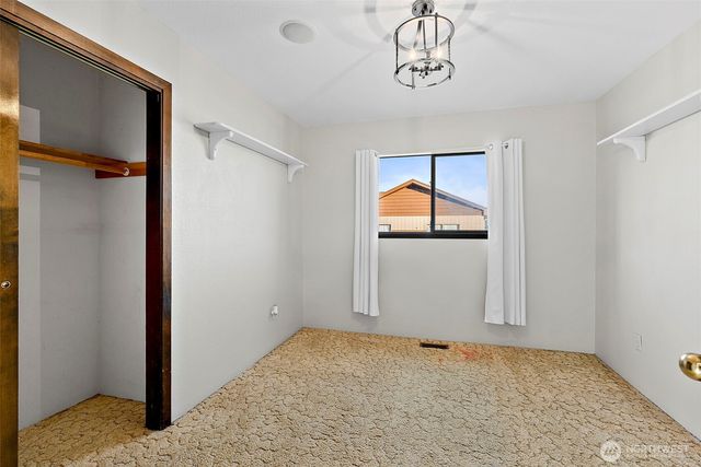 1655 Wheaton Street, Raymond, WA 98577