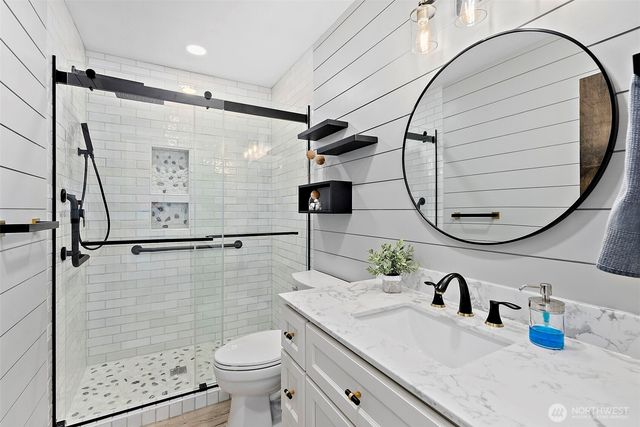 1655 Wheaton Street, Raymond, WA 98577