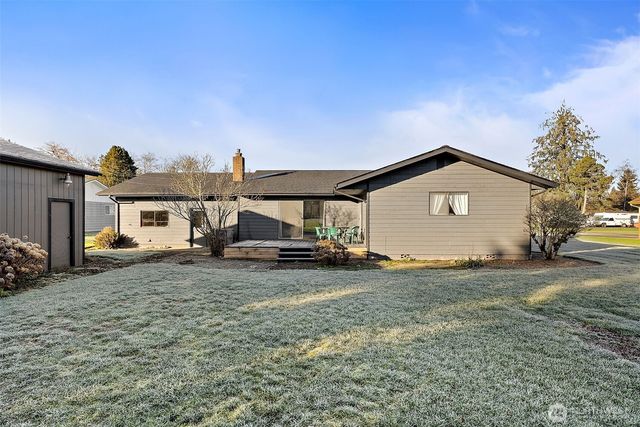 1655 Wheaton Street, Raymond, WA 98577