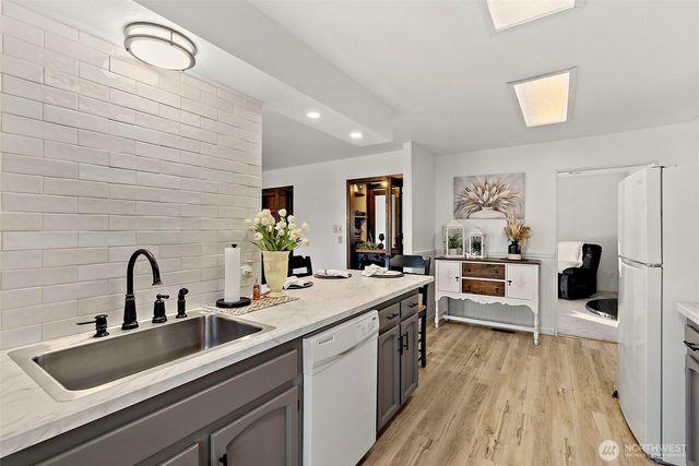 1655 Wheaton Street, Raymond, WA 98577