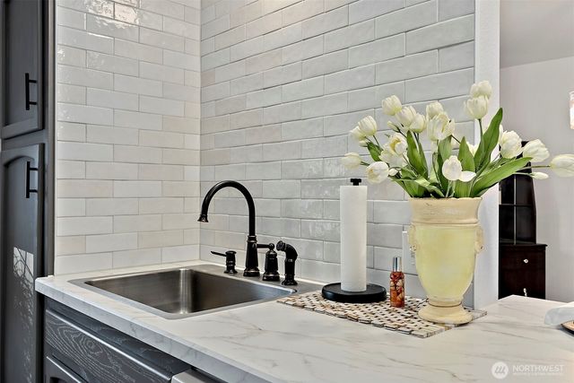 1655 Wheaton Street, Raymond, WA 98577