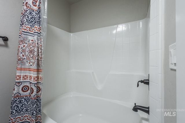 11065 White River St, Caldwell, ID 83605