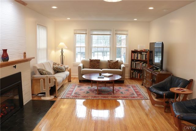 100 Gifford Parkway, Syracuse, NY 13214