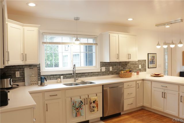 100 Gifford Parkway, Syracuse, NY 13214