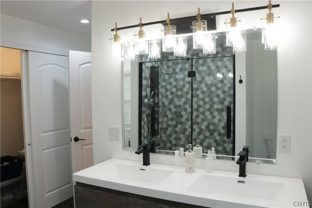 100 Gifford Parkway, Syracuse, NY 13214