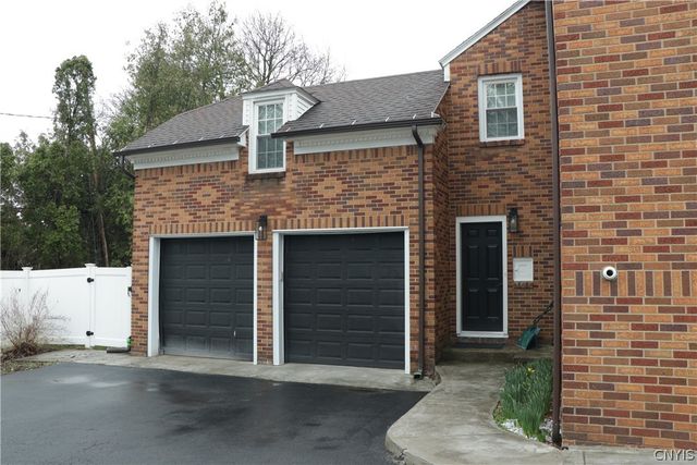 100 Gifford Parkway, Syracuse, NY 13214