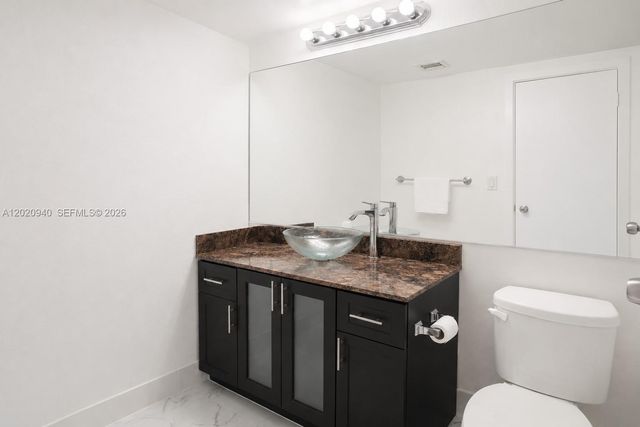 7601 E Treasure Dr 910, North Bay Village, FL 33141