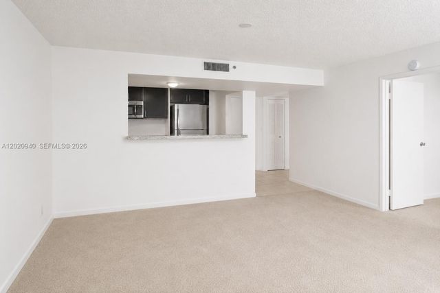 7601 E Treasure Dr 910, North Bay Village, FL 33141