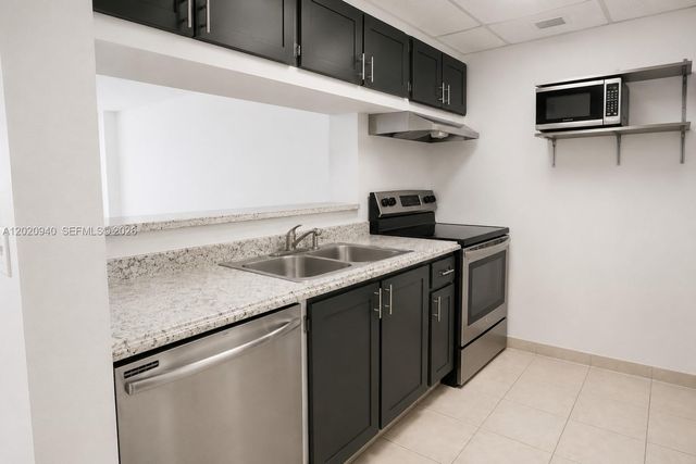 7601 E Treasure Dr 910, North Bay Village, FL 33141