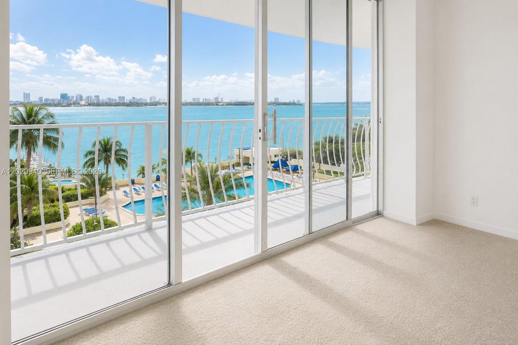 7601 E Treasure Dr 910, North Bay Village, FL 33141