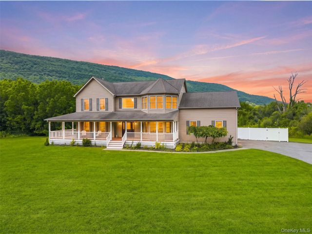 7 Seaman Court, Highland Mills, NY 10930