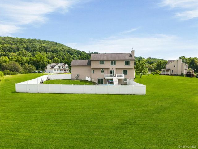 7 Seaman Court, Highland Mills, NY 10930