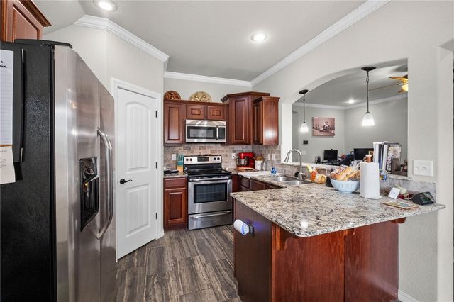 120 Sullivans Wy, Centerton, AR 72719