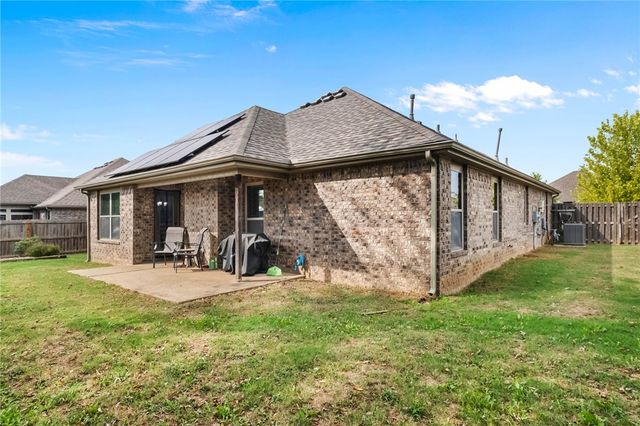 120 Sullivans Wy, Centerton, AR 72719