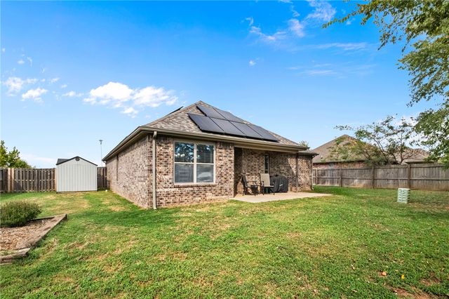 120 Sullivans Wy, Centerton, AR 72719
