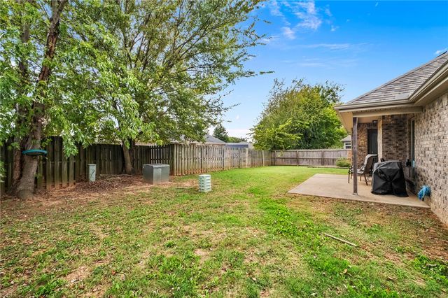120 Sullivans Wy, Centerton, AR 72719