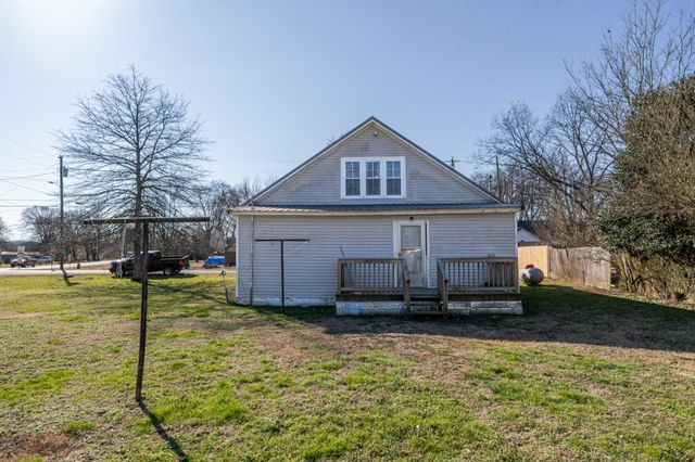 210 Water St, Petersburg, TN 37144